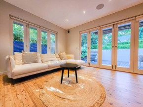 Peaceful 4-Bedroom Family Retreat in Lane Cove Sydney